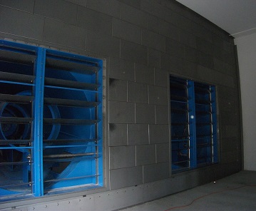 Separation wall with dampers